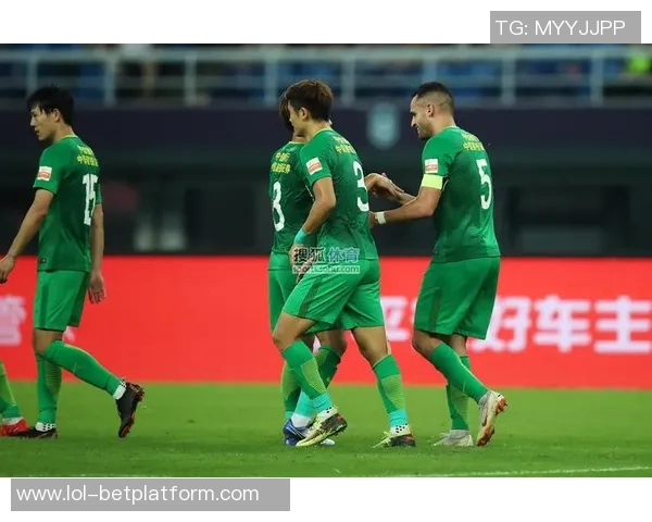 中超激战AC米兰三球完胜皇马帽子戏法引发全场狂欢战术解析