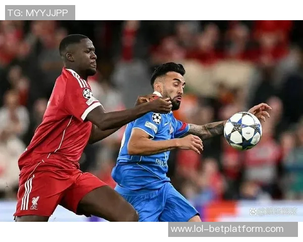 英超激战:里昂逆转利物浦神奇扑救引发争议判罚全场沸腾